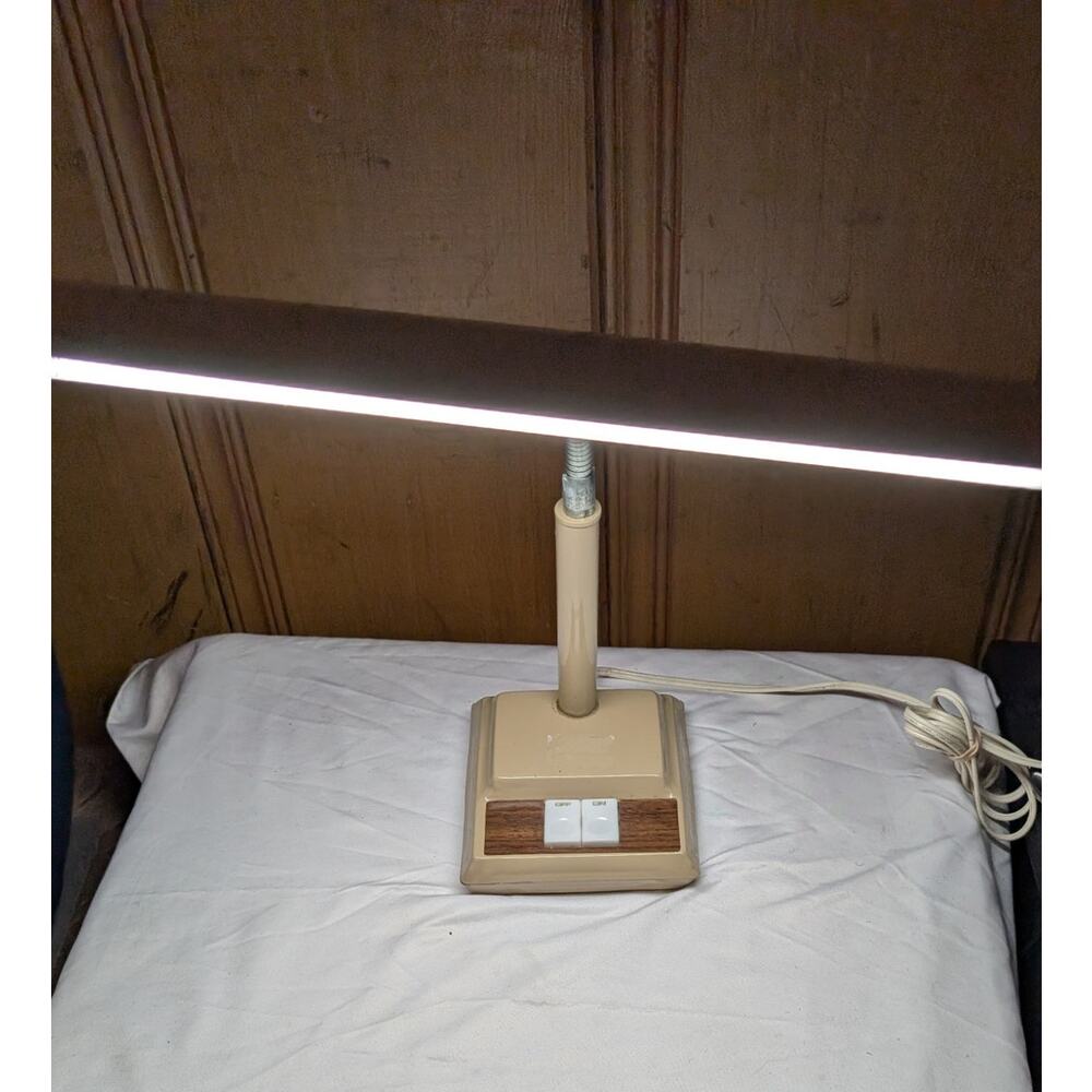 Vintage small Mid Century Metal Fluorescent Bankers Gooseneck Desk Lamp Madmen